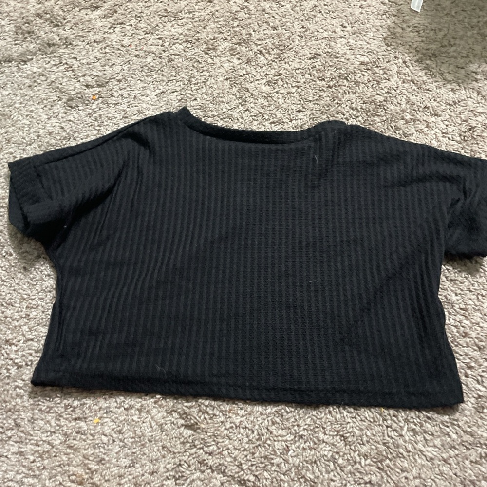 SHEIN Black Ribbed Crop Top